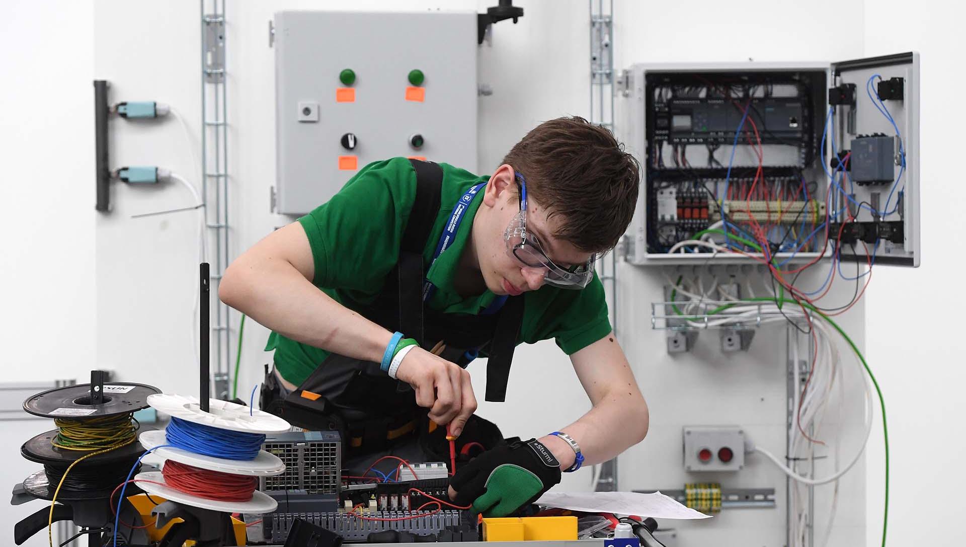 Правильный старт: почему работодатели чаще выбирают выпускников колледжей