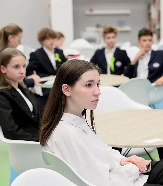 В школе № 777 Санкт-Петербурга состоялся фестиваль профессий «Профи-парк»